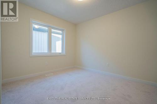 17 Downriver Drive, Welland, ON - Indoor Photo Showing Other Room