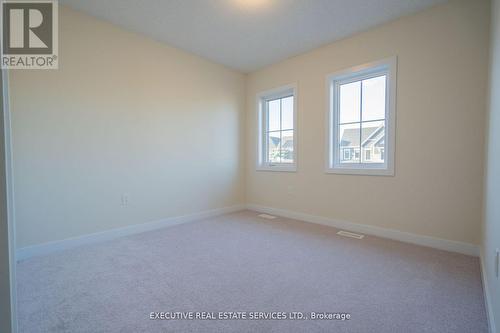 17 Downriver Drive, Welland, ON - Indoor Photo Showing Other Room