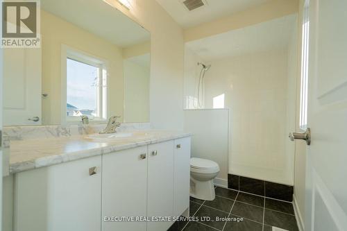 17 Downriver Drive, Welland, ON - Indoor Photo Showing Bathroom