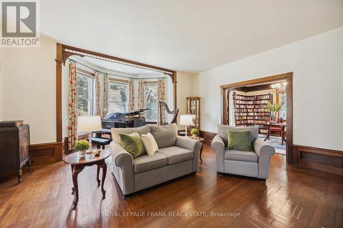 23 Franklin Street, Uxbridge, ON - Indoor Photo Showing Living Room