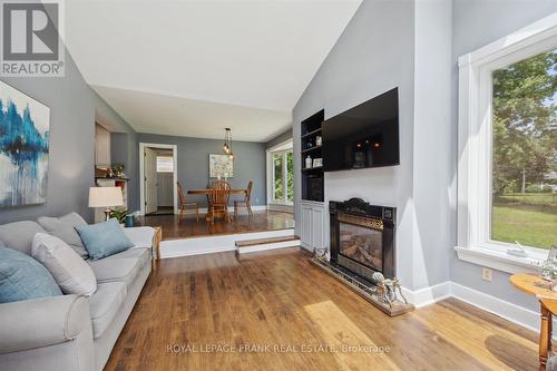 23 Franklin Street, Uxbridge, ON - Indoor Photo Showing Living Room With Fireplace