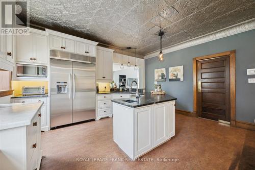 23 Franklin Street, Uxbridge, ON - Indoor Photo Showing Kitchen With Double Sink