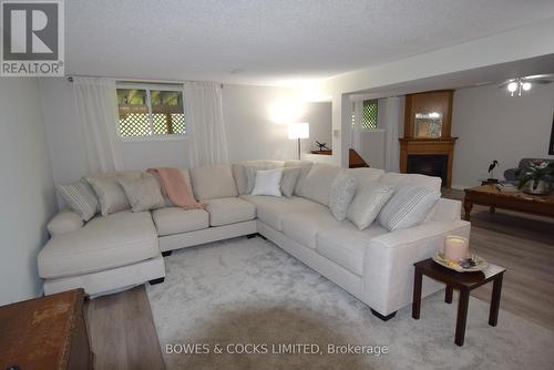 748 English Settlement Road, Quinte West, ON - Indoor Photo Showing Living Room