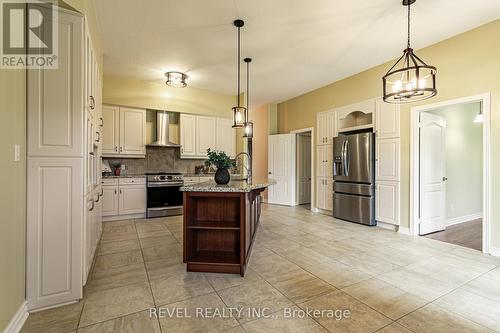 11507 Lagonda Way, Chatham-Kent (Morpeth), ON - Indoor Photo Showing Kitchen