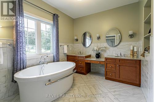 Main 5pc Bathroom - 11507 Lagonda Way, Chatham-Kent (Morpeth), ON - Indoor Photo Showing Bathroom