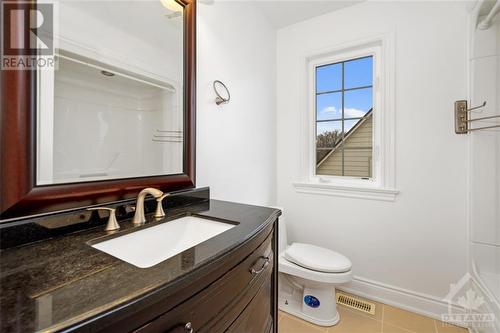 54 Christie Street, Ottawa, ON - Indoor Photo Showing Bathroom