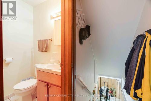 999 Eagle Crescent, London, ON - Indoor Photo Showing Bathroom