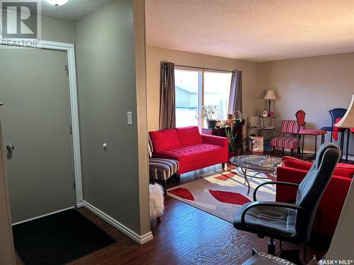 314 Main Street, Muenster, SK - Indoor Photo Showing Living Room