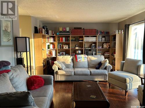 314 Main Street, Muenster, SK - Indoor Photo Showing Living Room