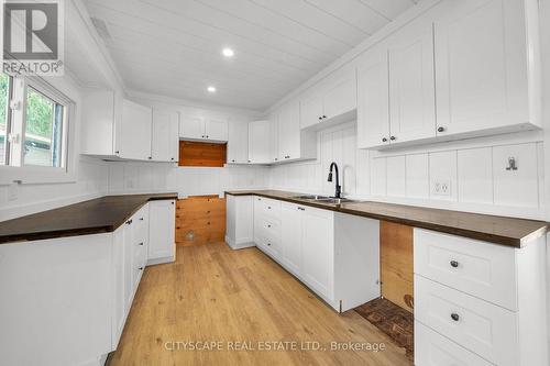 372 South Coast Drive, Haldimand, ON - Indoor Photo Showing Kitchen With Double Sink