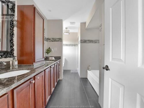 743 Old Tecumseh Road, Lakeshore, ON - Indoor Photo Showing Bathroom