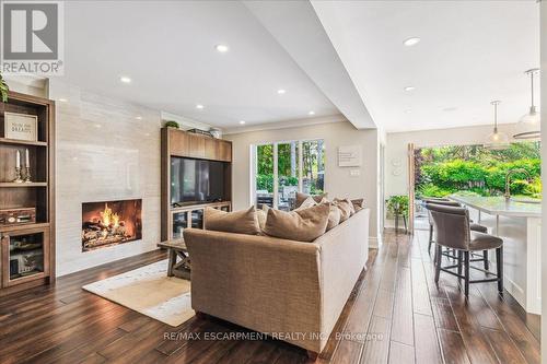 1301 Bunsden Avenue, Mississauga (Sheridan), ON - Indoor Photo Showing Living Room With Fireplace