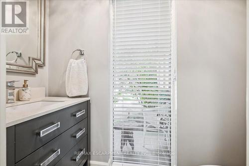 1301 Bunsden Avenue, Mississauga (Sheridan), ON - Indoor Photo Showing Bathroom