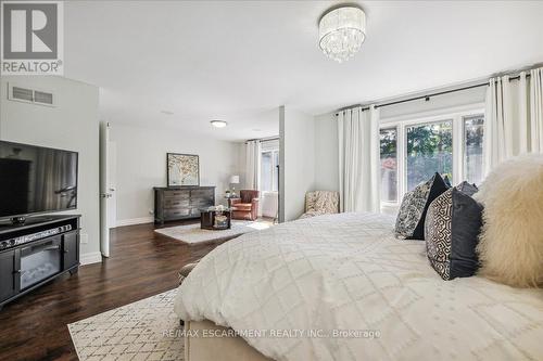 1301 Bunsden Avenue, Mississauga (Sheridan), ON - Indoor Photo Showing Bedroom