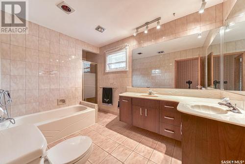 251 Halifax Street N, Regina, SK - Indoor Photo Showing Bathroom