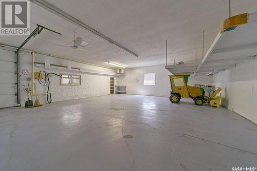 251 Halifax Street N, Regina, SK - Indoor Photo Showing Garage