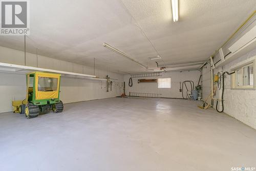 251 Halifax Street N, Regina, SK - Indoor Photo Showing Garage