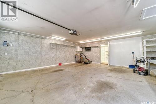 251 Halifax Street N, Regina, SK - Indoor Photo Showing Garage