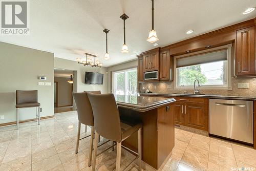 251 Halifax Street N, Regina, SK - Indoor Photo Showing Kitchen