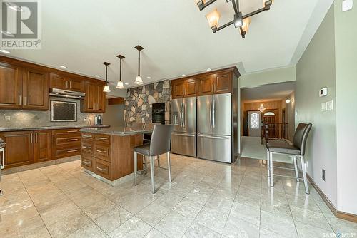 251 Halifax Street N, Regina, SK - Indoor Photo Showing Kitchen