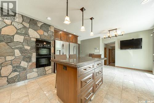 251 Halifax Street N, Regina, SK - Indoor Photo Showing Kitchen