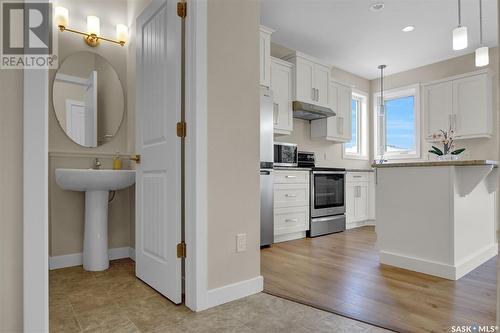 5389 Mckenna Crescent, Regina, SK - Indoor Photo Showing Kitchen