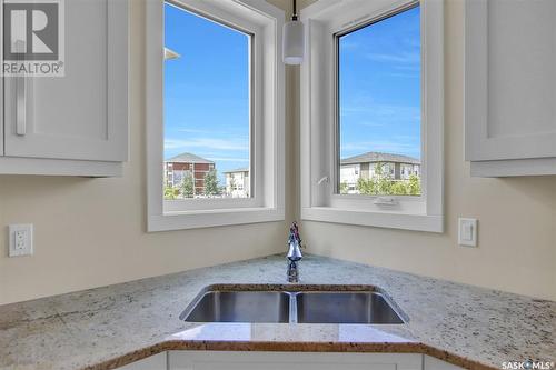 5389 Mckenna Crescent, Regina, SK - Indoor Photo Showing Kitchen With Double Sink