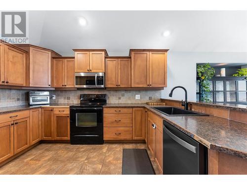 2570 Copper Ridge Way, West Kelowna, BC - Indoor Photo Showing Kitchen