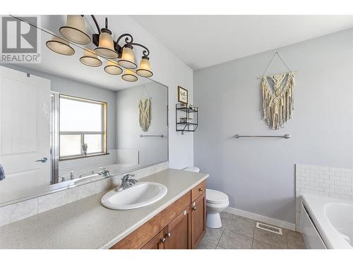 2570 Copper Ridge Way, West Kelowna, BC - Indoor Photo Showing Bathroom