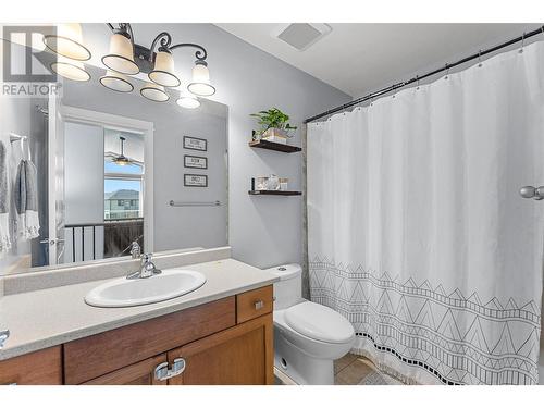 2570 Copper Ridge Way, West Kelowna, BC - Indoor Photo Showing Bathroom