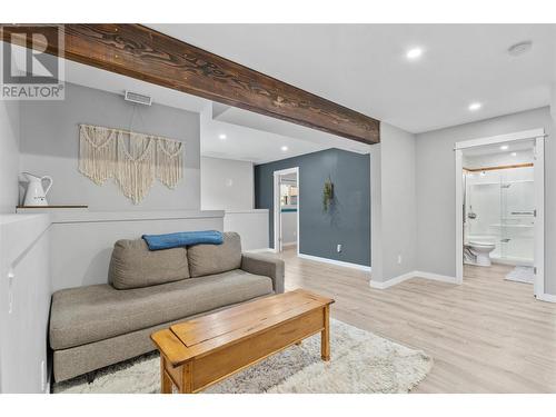 2570 Copper Ridge Way, West Kelowna, BC - Indoor Photo Showing Living Room