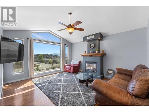 2570 Copper Ridge Way, West Kelowna, BC - Indoor Photo Showing Living Room With Fireplace