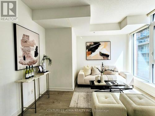 520 - 30 Nelson Street, Toronto (Waterfront Communities), ON - Indoor Photo Showing Living Room With Fireplace