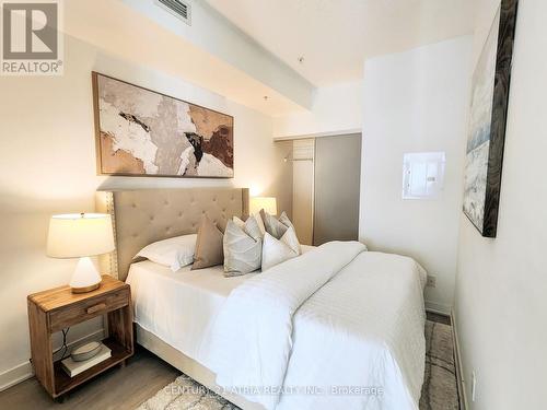 520 - 30 Nelson Street, Toronto (Waterfront Communities), ON - Indoor Photo Showing Bedroom