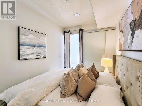 520 - 30 Nelson Street, Toronto (Waterfront Communities), ON - Indoor Photo Showing Bedroom