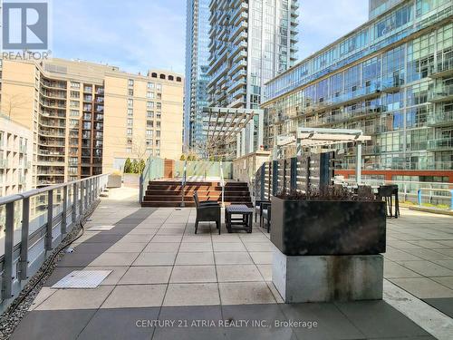 520 - 30 Nelson Street, Toronto (Waterfront Communities), ON - Outdoor