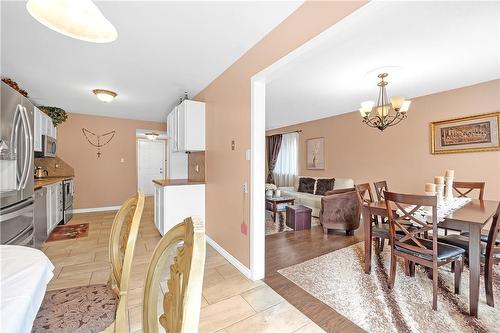 35 Jacqueline Boulevard, Hamilton, ON - Indoor Photo Showing Dining Room