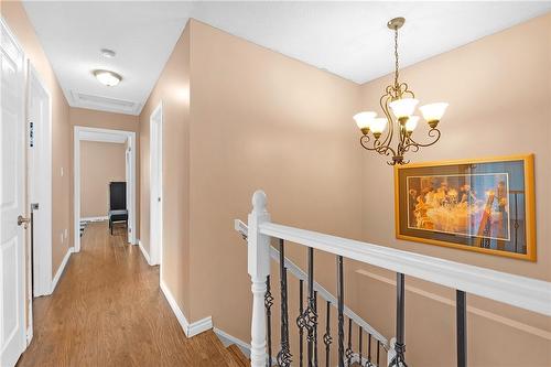 35 Jacqueline Boulevard, Hamilton, ON - Indoor Photo Showing Other Room