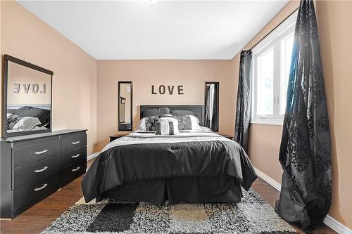 35 Jacqueline Boulevard, Hamilton, ON - Indoor Photo Showing Bedroom