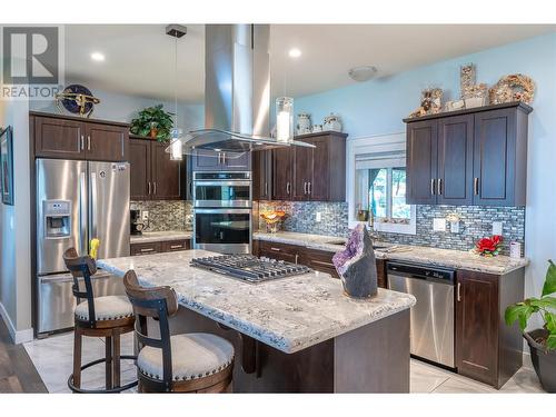 124 Sasquatch Trail, Osoyoos, BC - Indoor Photo Showing Kitchen With Upgraded Kitchen