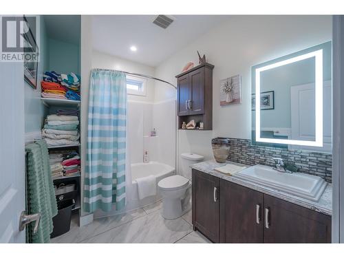 124 Sasquatch Trail, Osoyoos, BC - Indoor Photo Showing Bathroom