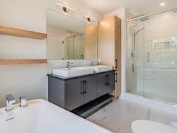 Ensuite bathroom - 