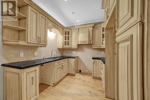 88 41St Street S, Wasaga Beach, ON - Indoor Photo Showing Kitchen With Double Sink