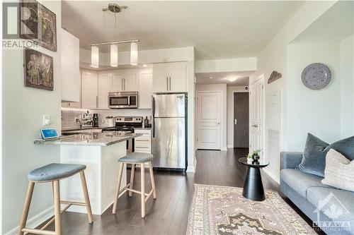 238 Besserer Street Unit#915, Ottawa, ON - Indoor Photo Showing Kitchen