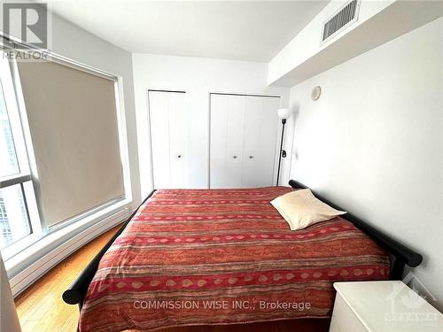 1004 - 234 Rideau Street, Ottawa, ON - Indoor Photo Showing Bedroom