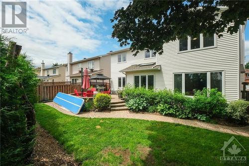 Nice back yard. Fully accessible. - 746 Hauteview Crescent, Ottawa, ON - Outdoor