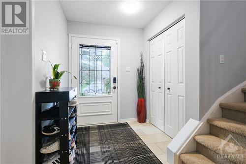 Spacious entry way. - 746 Hauteview Crescent, Ottawa, ON - Indoor Photo Showing Other Room