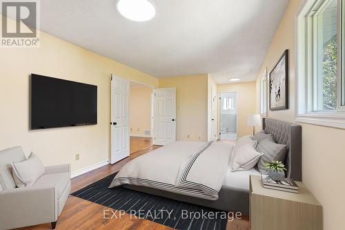 460 Grove Street E, Barrie (Grove East), ON - Indoor Photo Showing Bedroom