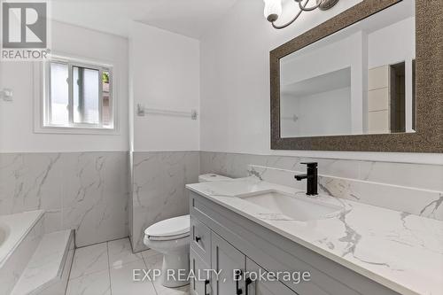 460 Grove Street E, Barrie (Grove East), ON - Indoor Photo Showing Bathroom