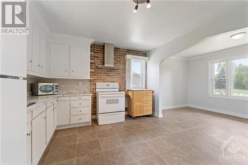 3573 Navan Road, Ottawa, ON - Indoor Photo Showing Kitchen